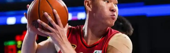 拿600万，0分0板0助+1被盖+2犯规，球迷：诈骗犯，好意思拿那么多钱？|范子铭|周琦|许利民|北京首钢|篮板_新浪体育_新浪新闻